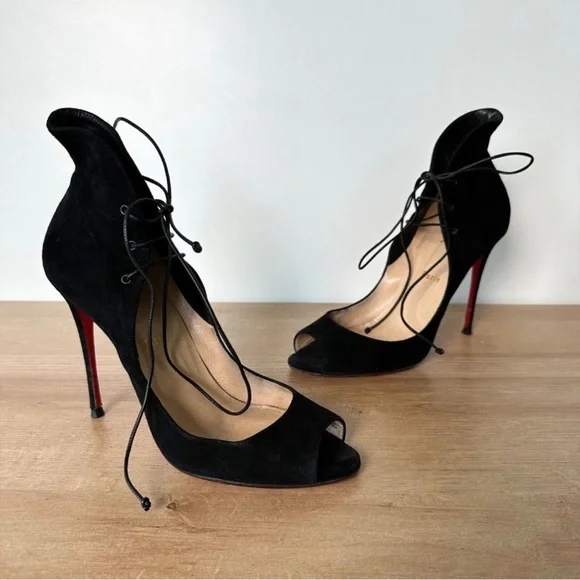 ❤️SOLD❤️Christian Louboutin Heels - Picture 2 of 12